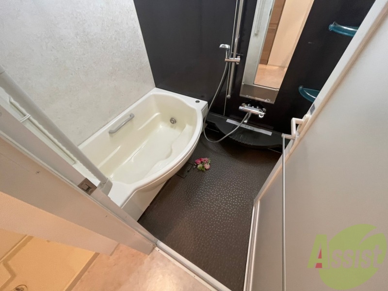 バス・シャワールーム　お風呂になります。一日の疲れを癒してくださいね。