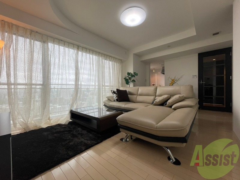 居室・リビング　広くてキレイなお部屋が広がっていて、充実した生活が送れそう。