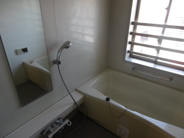 バス・シャワールーム　バス※別部屋参考写真