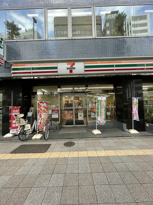 コンビニ　セブンイレブン　台東駒形１丁目店（コンビニ）まで76m