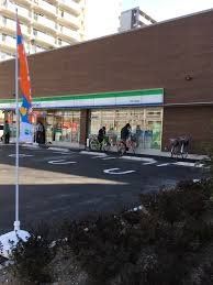 コンビニ　ファミリーマート城東今福東店（コンビニ）まで200m