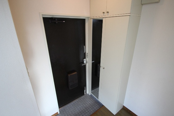 玄関　※別部屋の写真です