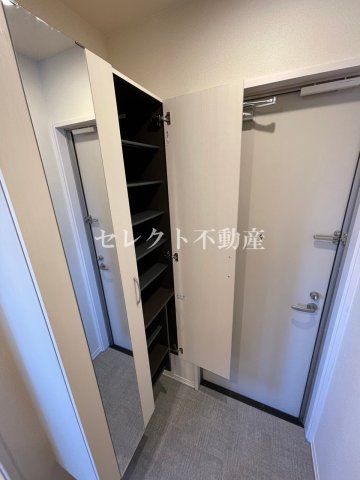 玄関　【ベル・スリジエ】305 玄関