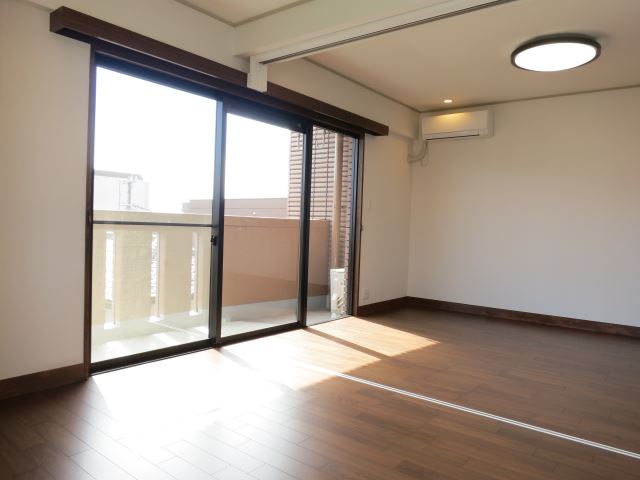 その他部屋・スペース　照明器具も付いています。