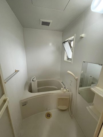 バス・シャワールーム　清潔な浴室