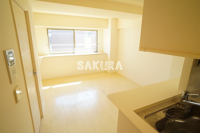 居室・リビング　こちらのリビングで趣味の時間をお楽しみください♪