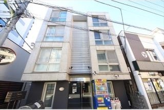 建物外観　鉄筋コンクリート造・総戸数は11戸です。