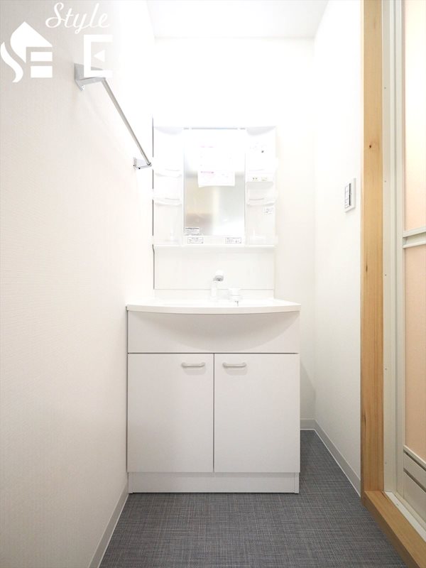 洗面設備　独立洗面台シャンプードレッサー付