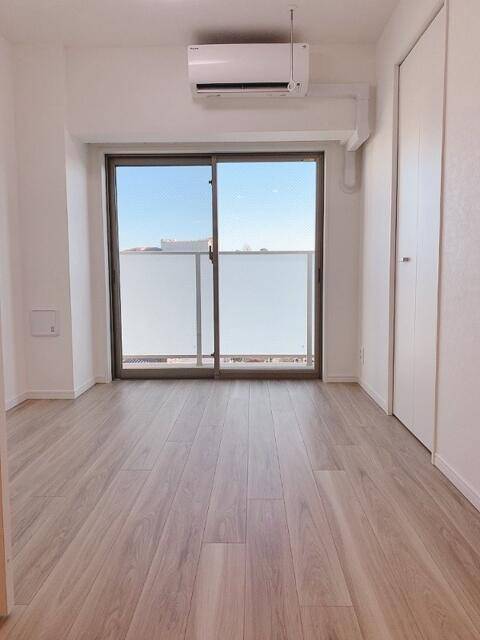 居室・リビング　南東向きのお部屋です