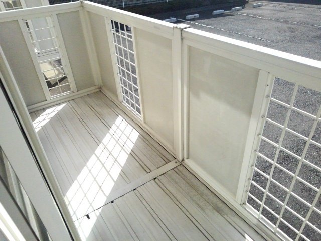 バルコニー　お洗濯にも便利なバルコニー付き