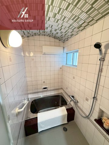 バス・シャワールーム　コンパクトで使いやすいお風呂です