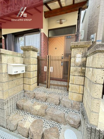 エントランス　建物の内部です