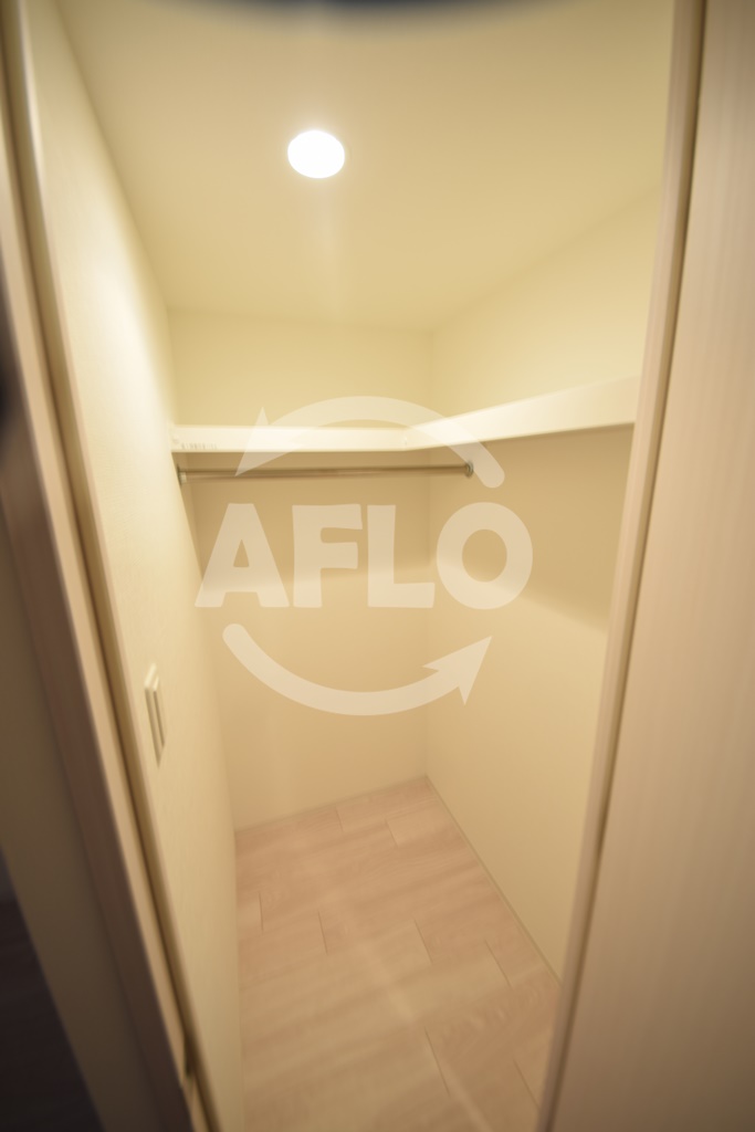 収納　エスリード難波THE FIRST　ウォークインクローゼット