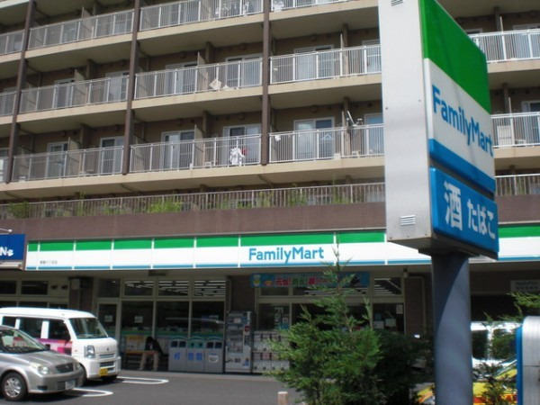 コンビニ　ファミリーマート 東陽六丁目店（コンビニ）まで329m
