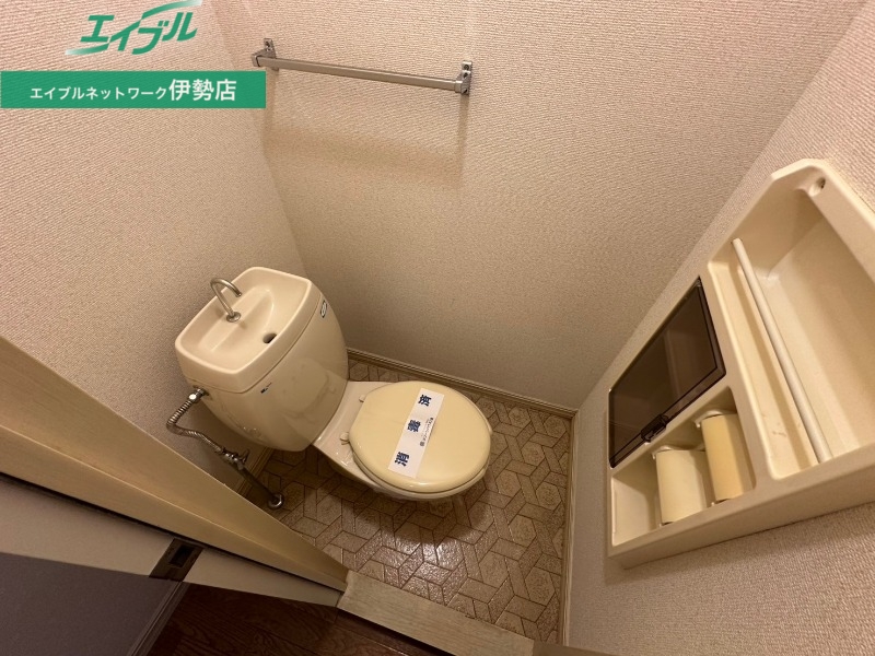 トイレ　同物件別室画像