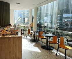 飲食店　SWITCH STAND HATSUDAI(スイッチ スタン（飲食店）まで270m