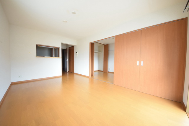 居室・リビング　☆広々お部屋☆