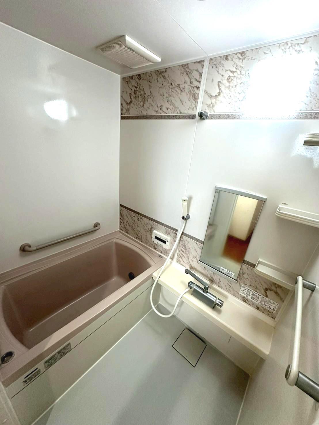 バス・シャワールーム　バス