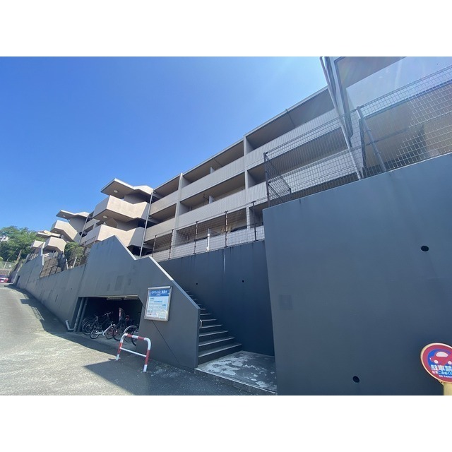 建物外観　鉄筋コンクリート造