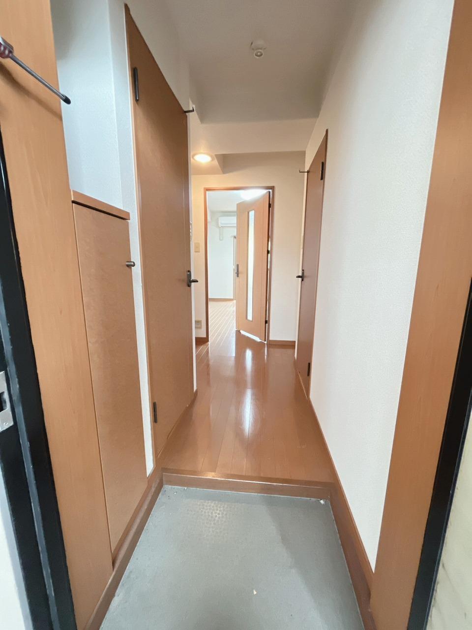 エントランス　玄関土間・モニター付きインターフォン完備
