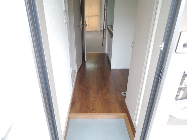 玄関　※画像は別部屋