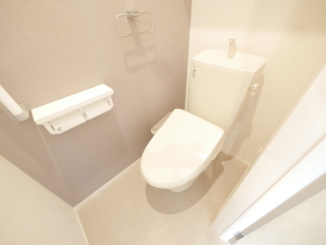 トイレ　★人気の温水洗浄便座付です★