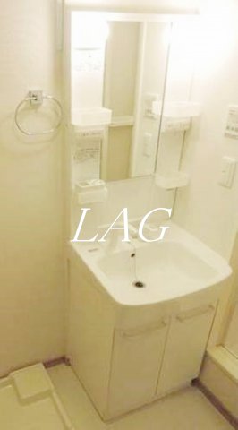 洗面設備　独立洗面台です。