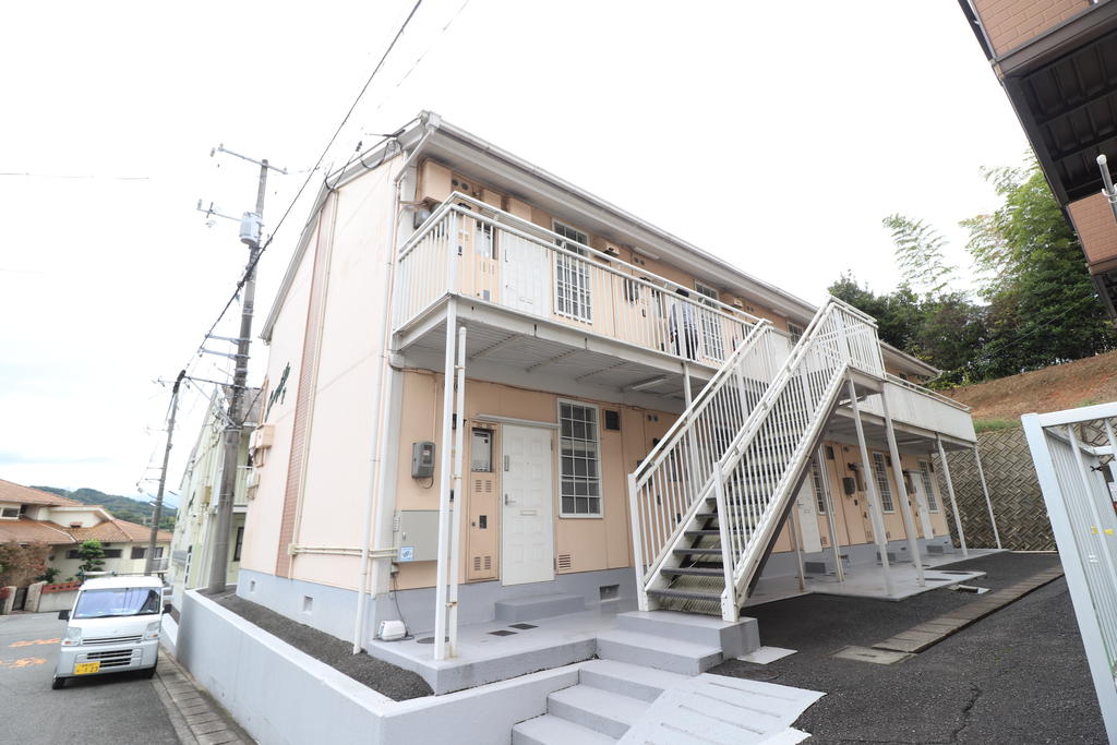 建物外観　2階建てアパートです☆