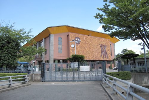 高校・高専　私立金光大阪高校（高校・高専）まで872m