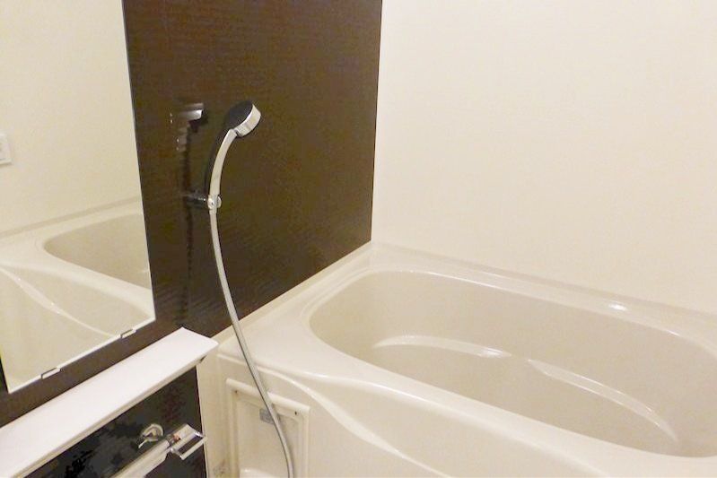 バス・シャワールーム　※同タイプの別のお部屋です。
