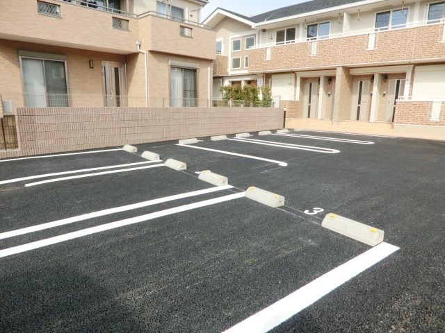 駐車場　敷地内駐車場