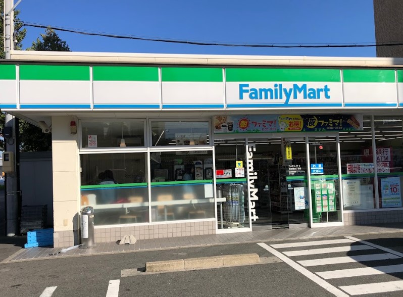 コンビニ　ファミリーマート 名駅南四丁目店（コンビニ）まで373m