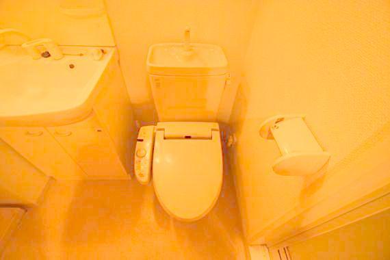 トイレ　綺麗なトイレにはウォシュレット標準装備です。