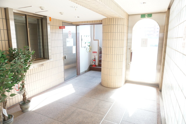 ロビー　エントランスの雰囲気です♪