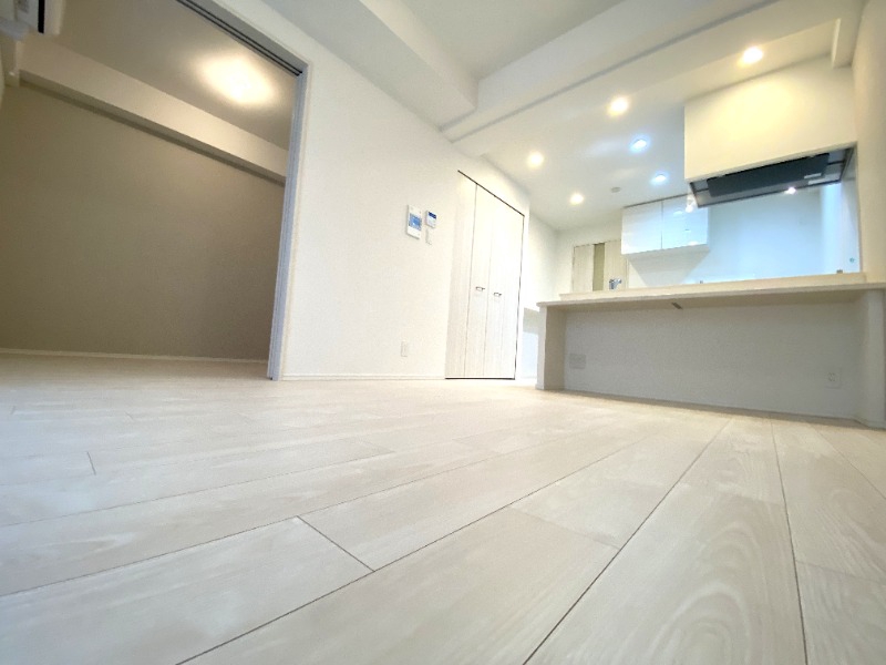 居室・リビング　白を基調にした明るいお部屋です。