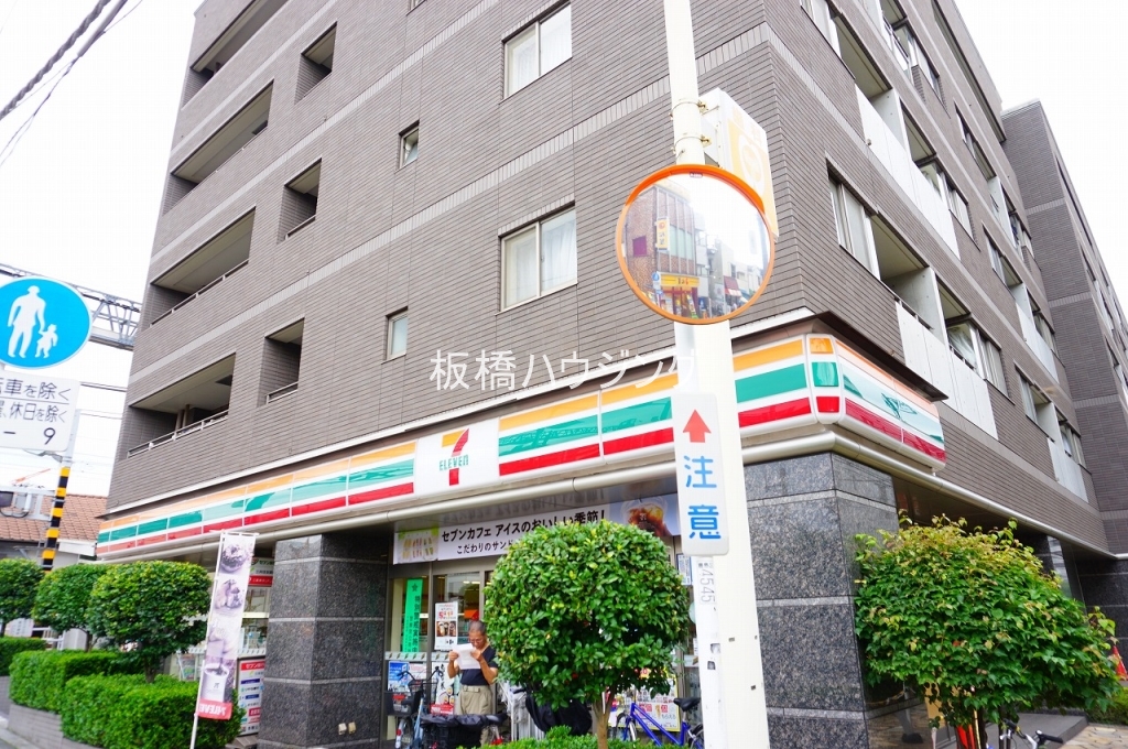 コンビニ　セブンイレブン下板橋駅前店（コンビニ）まで180m