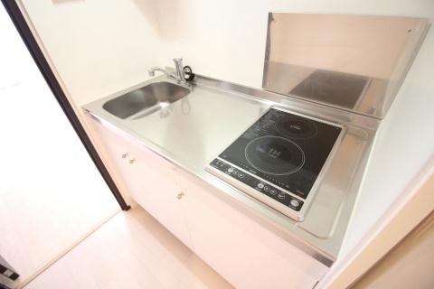 キッチン　同タイプ写真の為、現況優先致します。