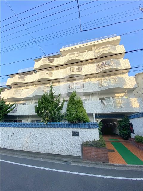 建物外観　落ち着いた雰囲気の外観です