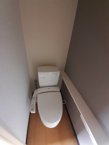 トイレ　落ち着いたトイレです