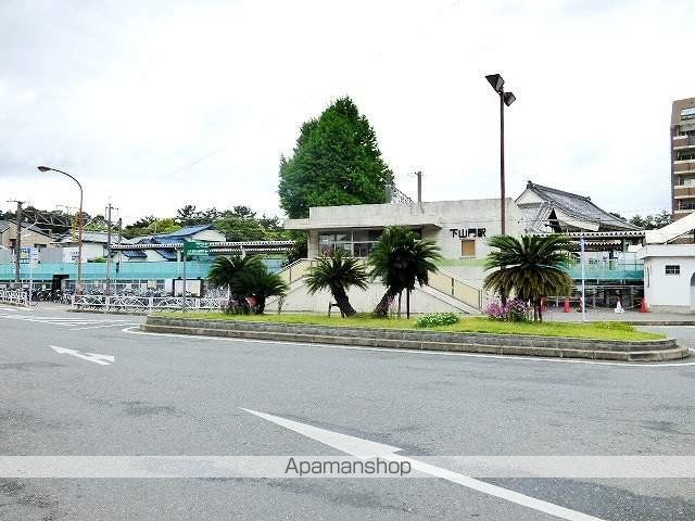 小学校　福岡市立小学校愛宕小学校（小学校）まで858m