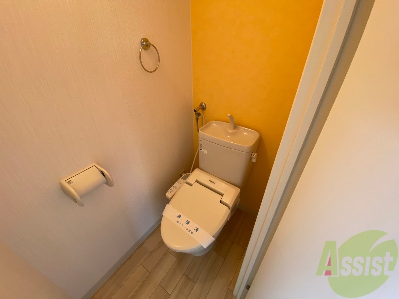 トイレ　こちらはトイレです。清潔感があり、安心して使用できます。
