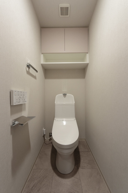 トイレ　※写真は同タイプ住戸です。