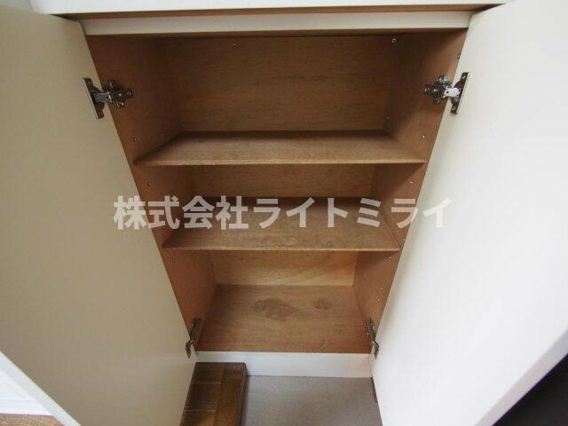 収納　靴入?