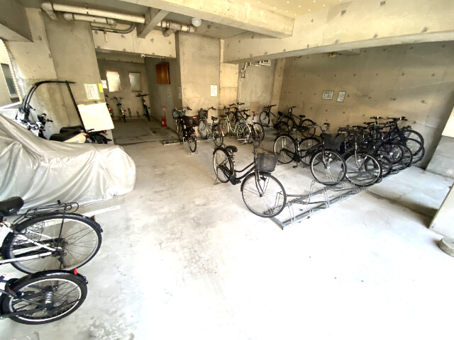 その他共有部分　屋根付き駐輪場