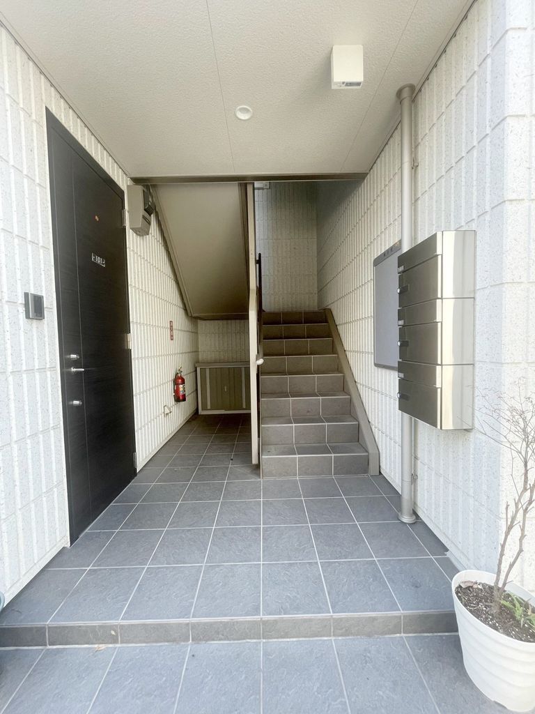 エントランス　駐車場