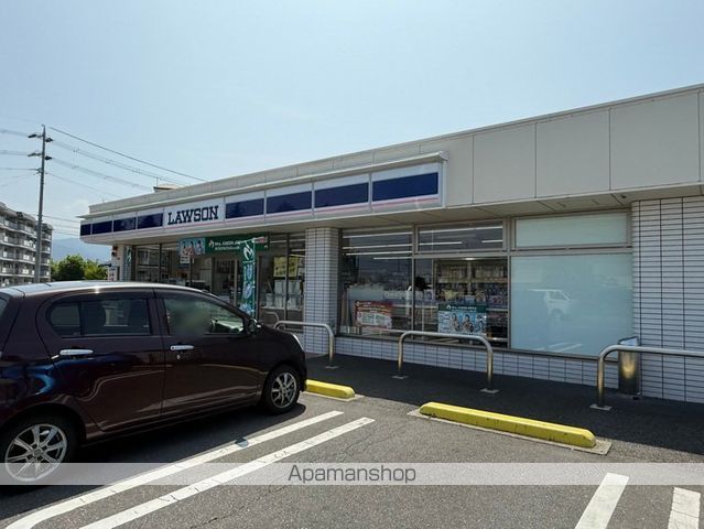 コンビニ　ローソン　石芝店（コンビニ）まで482m