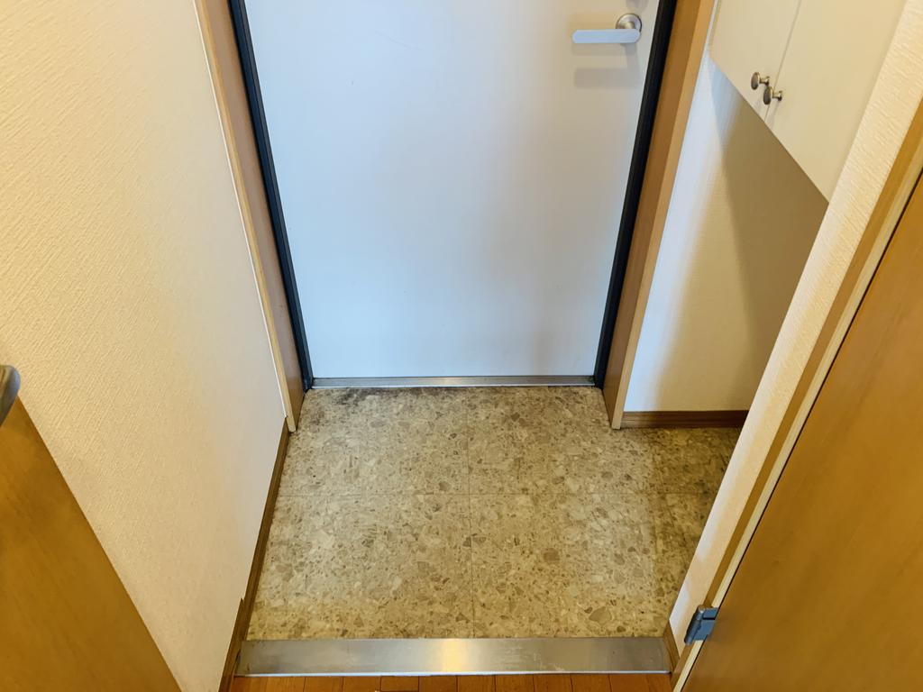 玄関　別部屋モデル写真
