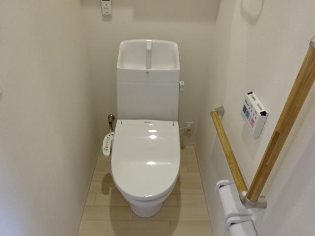 トイレ　シャワー付トイレです