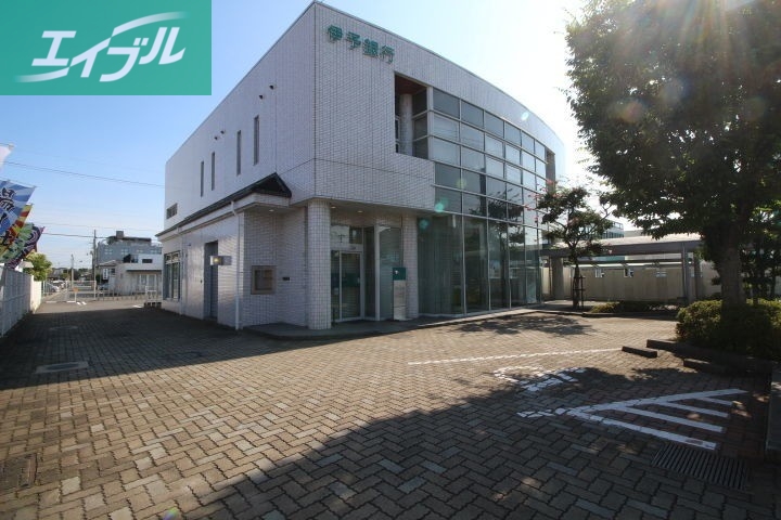 銀行　伊予銀行岡山南支店（銀行）まで554m