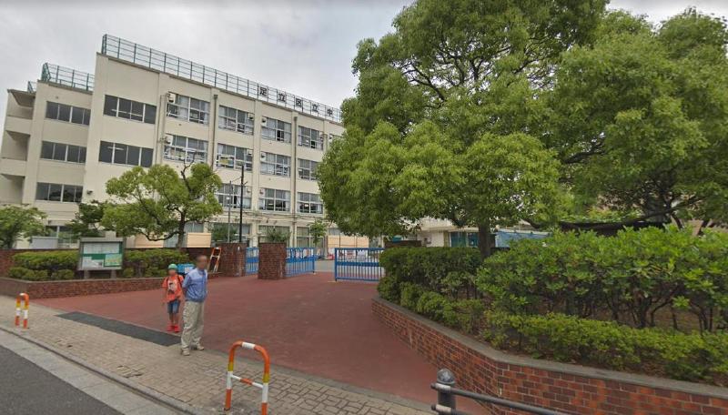 小学校　足立区立中川東小学校（小学校）まで650m